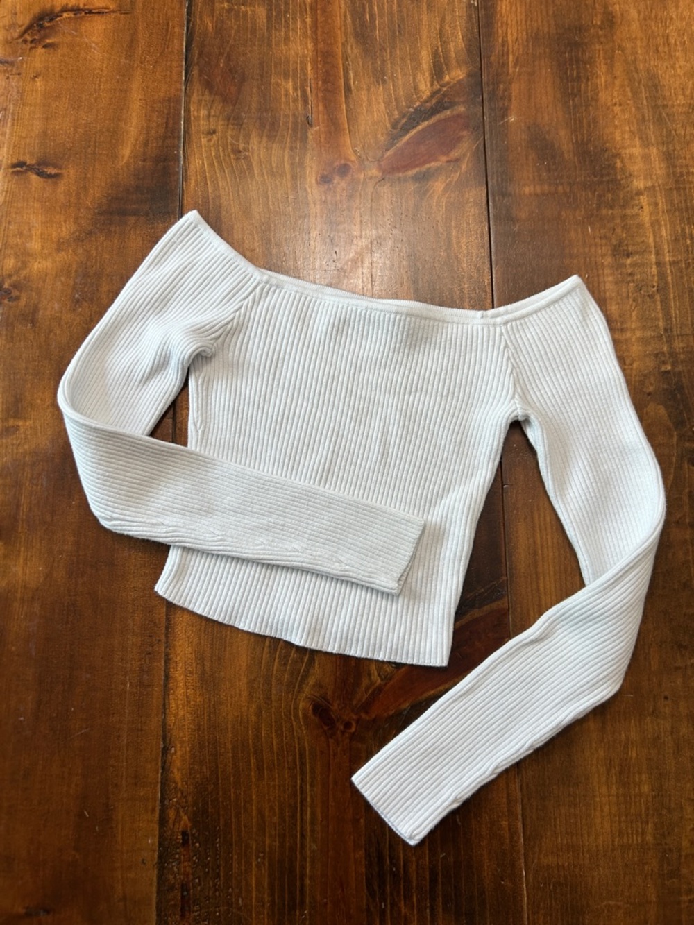 Hollister White off the shoulder Ribbed long sleeve Cropped Coastal top  Womens